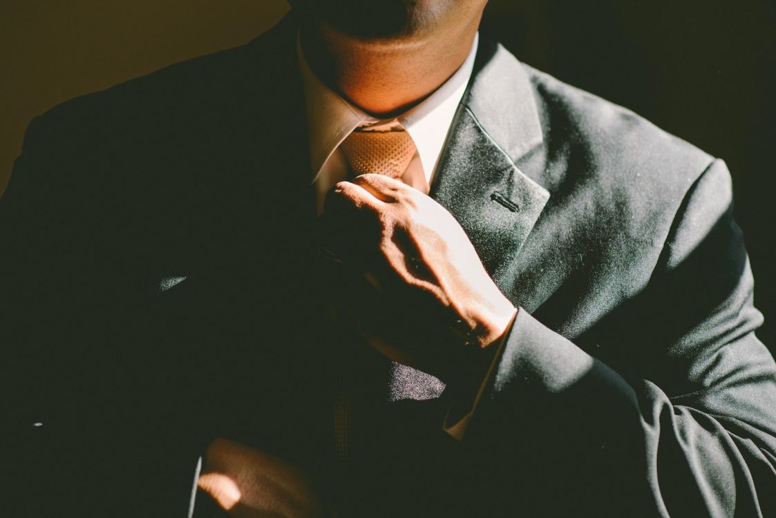Mann im Business-Anzug