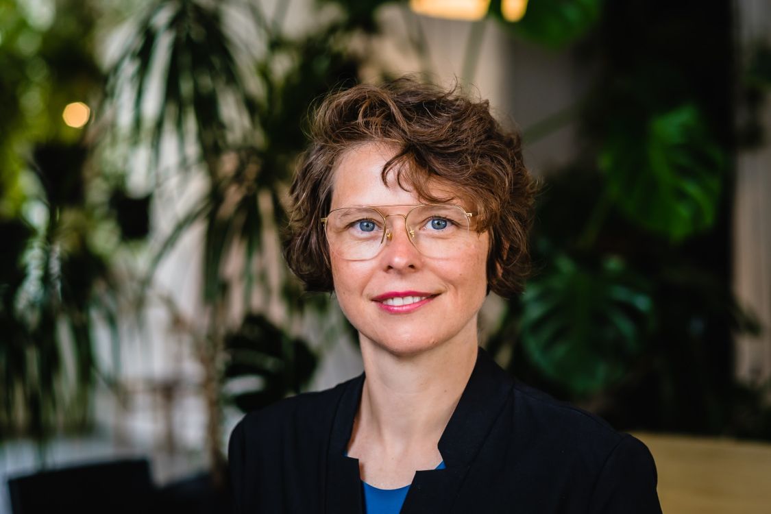 Portraitfoto von Dr. Julia Kleeberger